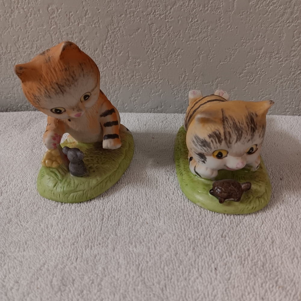 Adorable Ceramic Cat Figurines - Picture 6 of 6